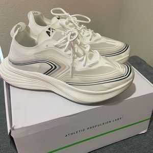 COPY - APL STREAMLINE WOMENS SHOE SIZE 7.5